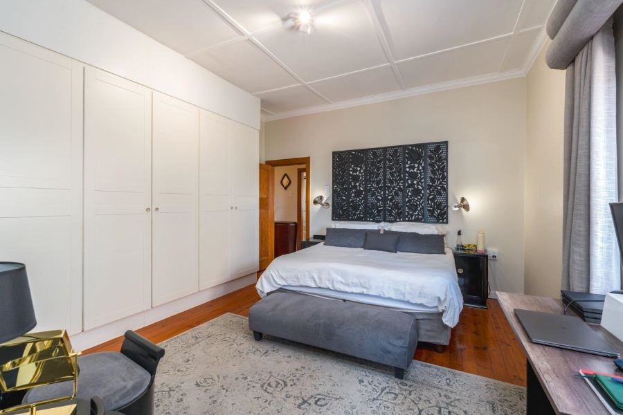 2 Bedroom Property for Sale in Sea Point Western Cape